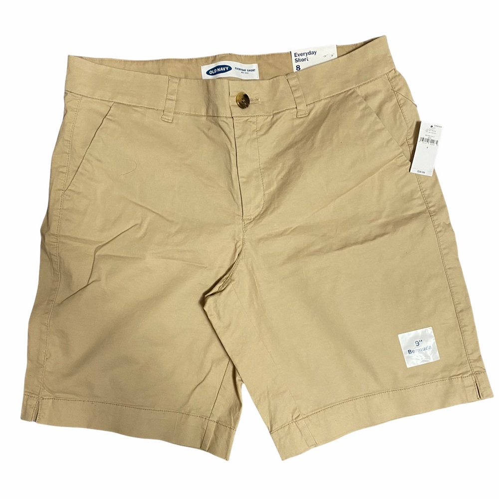 Mid-rise Bermuda short